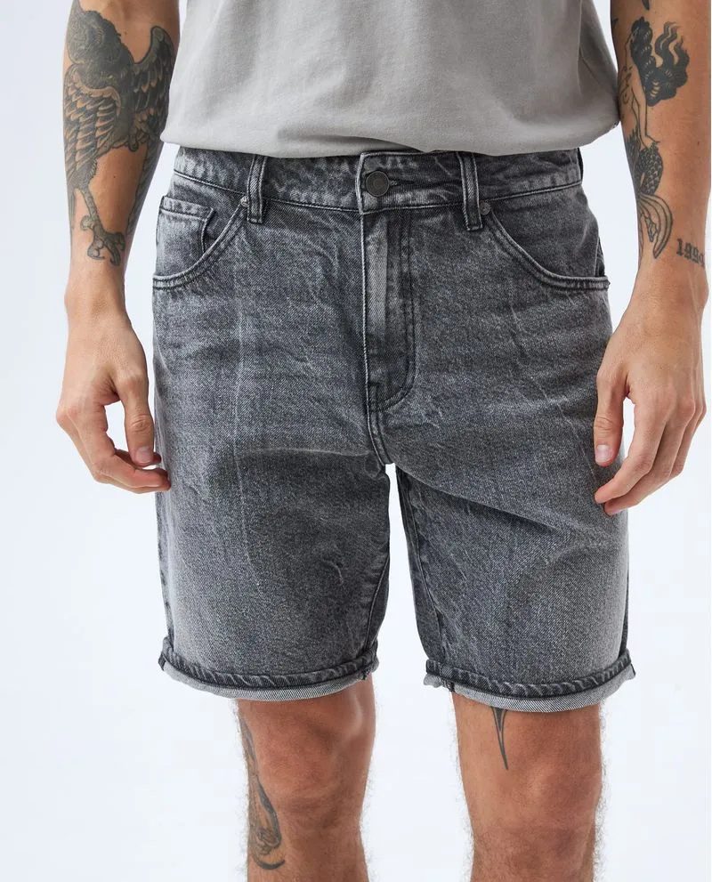 Bermuda en denim negro para hombre