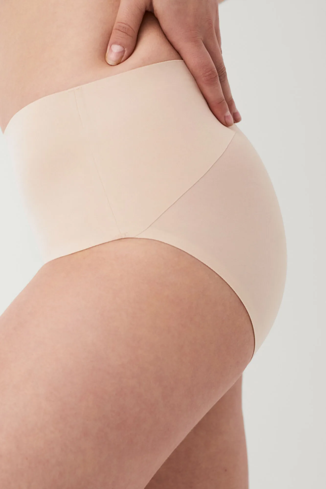 Braguita moldeadora invisible café au lait SPANX