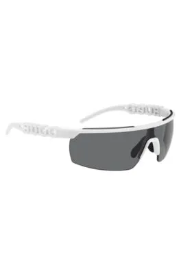 Gafas de sol de estilo máscara en blanco con logo en 3D en las patillas