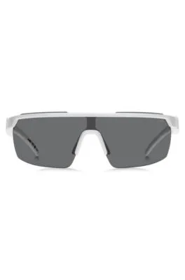 Gafas de sol de estilo máscara en blanco con logo en 3D en las patillas