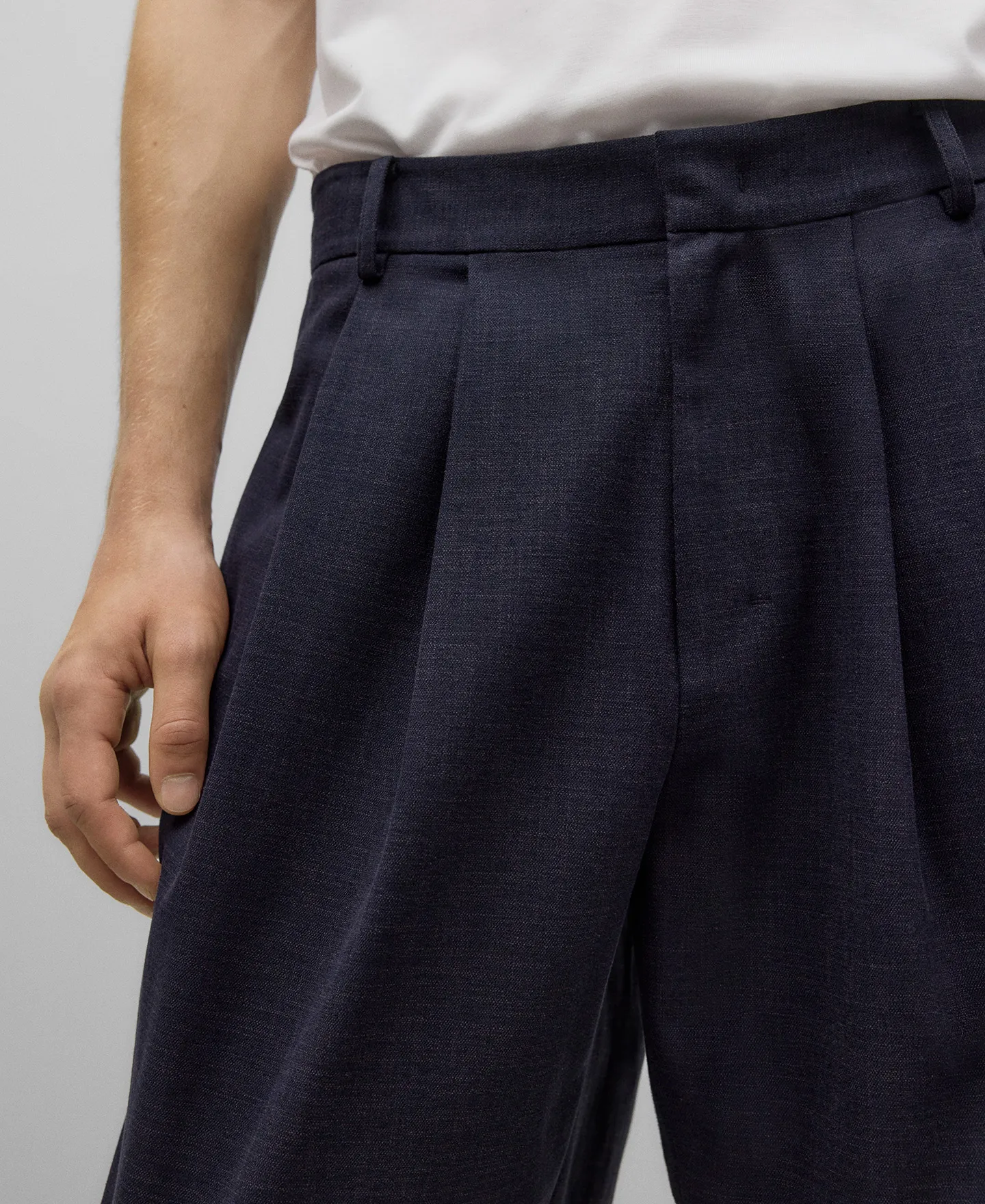 Pantalón relaxed fit gris hombre