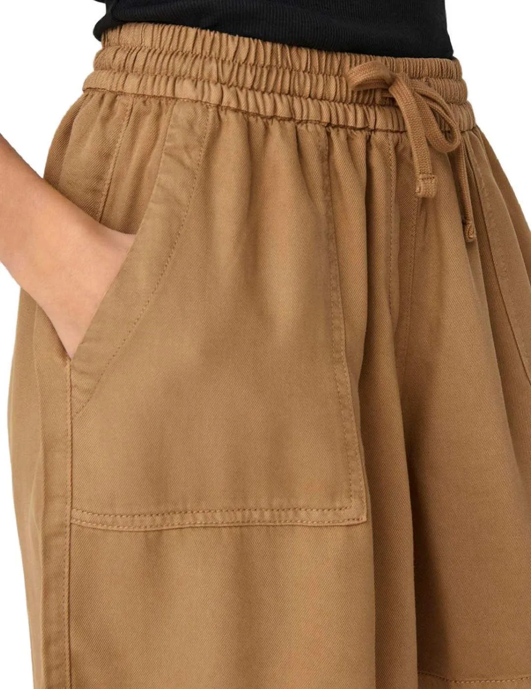 Short Only Kenya camel de tela holgado para mujer