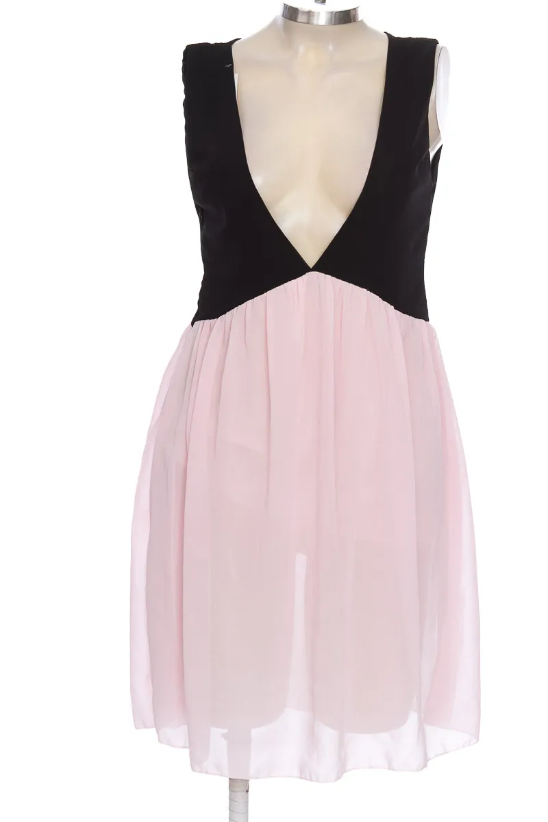 Vestido / Enterizo color Rosado - Closeando
