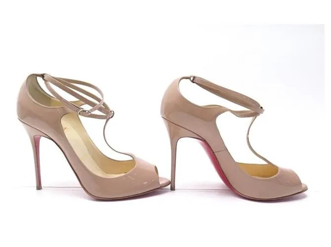 ZAPATOS BOMBAS CHRISTIAN LOUBOUTIN 37 ZAPATO CHAROL NUDE Beige 